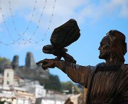Lamezia_monumento_Federico_II