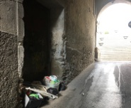 Rifiuti via Colosimo2