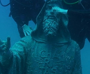 San-Francesco-Paola-_statua_in-mare