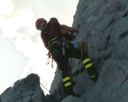 Vigili fuoco salvano bagnante scoglio