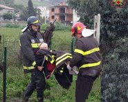 Vigili fuoco salvano uomo