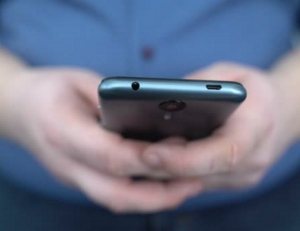 La noia scatena l'uso compulsivo dello smartphone